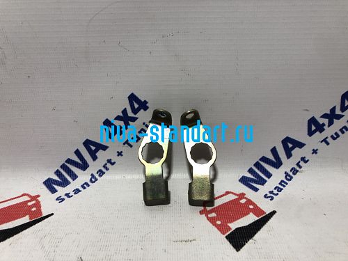 21010-3506074/75  кр-н крепления шлангов